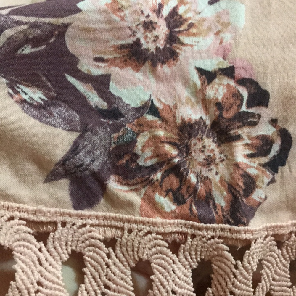 Unique Spectrum Top Large Ruffles Lace - Picture 7 of 7